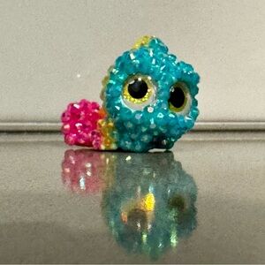 Hand blinged | Pascal | Disney Doorables